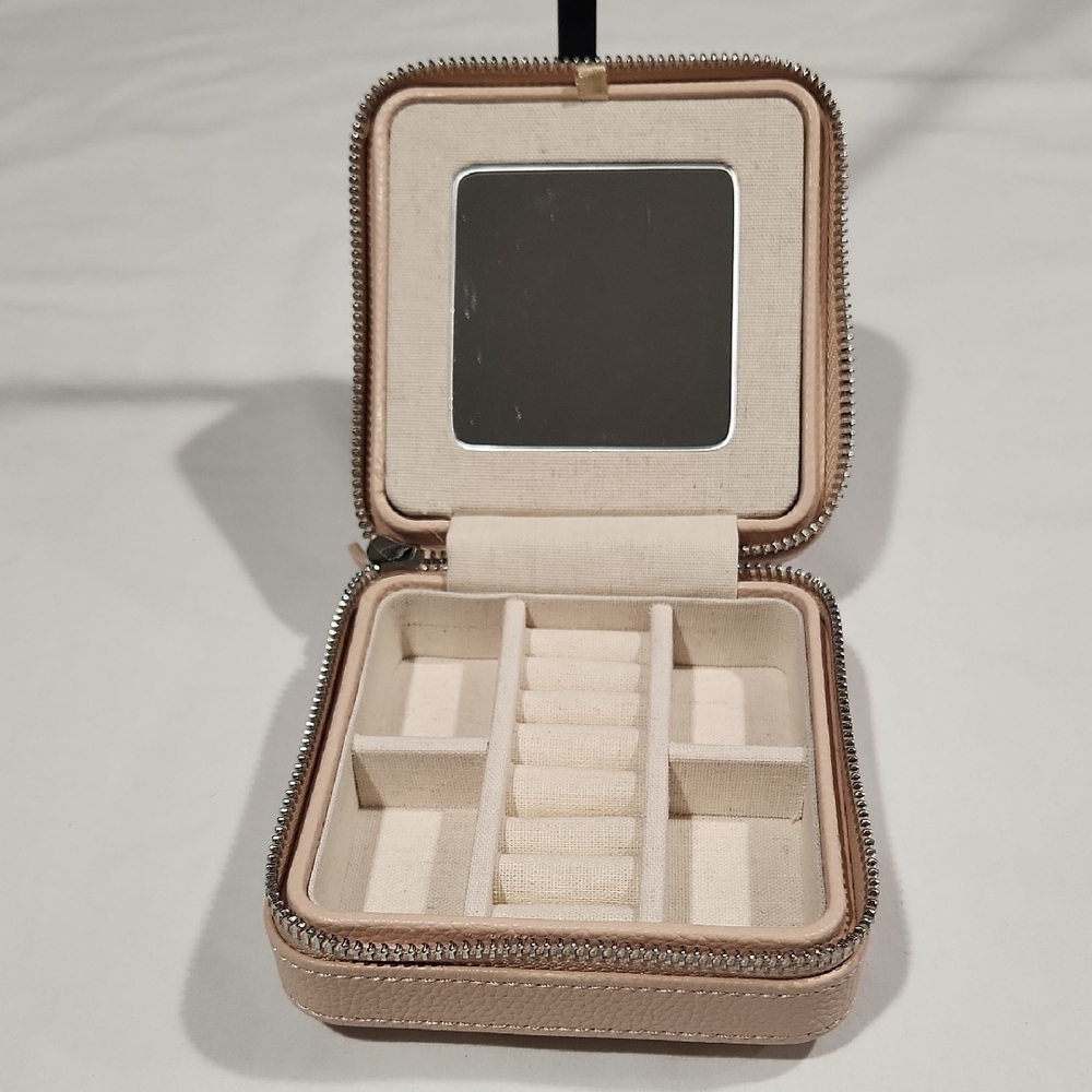 Mark & Graham Small Travel Jewelry Case Vegan Leather